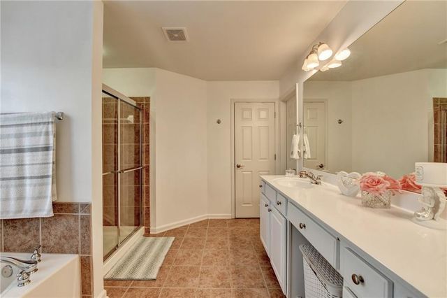 653 Prada Ct, Lawrenceville, GA 30043