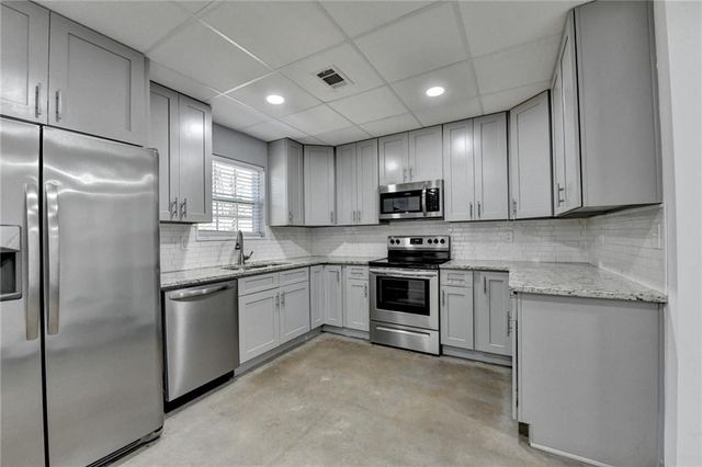 653 Prada Ct, Lawrenceville, GA 30043