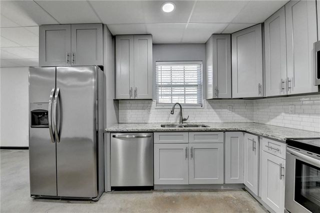 653 Prada Ct, Lawrenceville, GA 30043