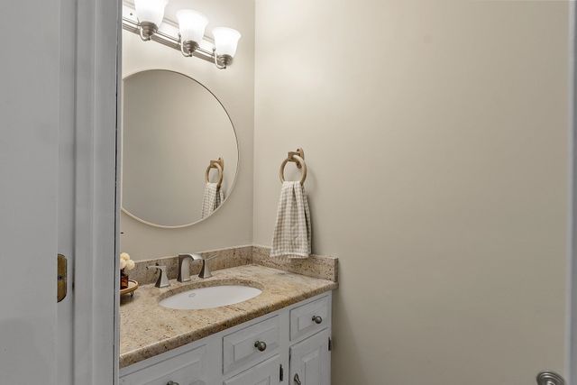 201 Oak Ridge Road, Plaistow, NH 03865