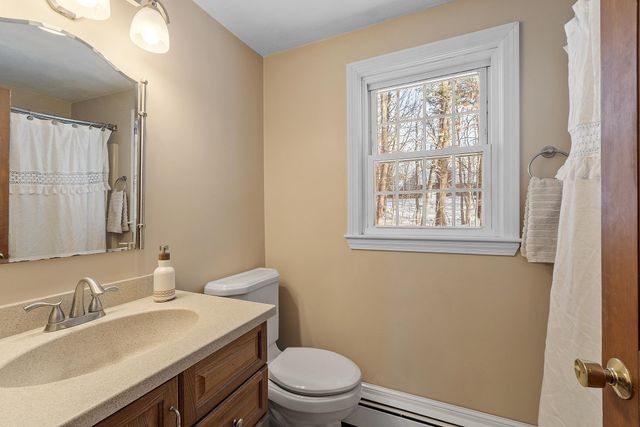 201 Oak Ridge Road, Plaistow, NH 03865