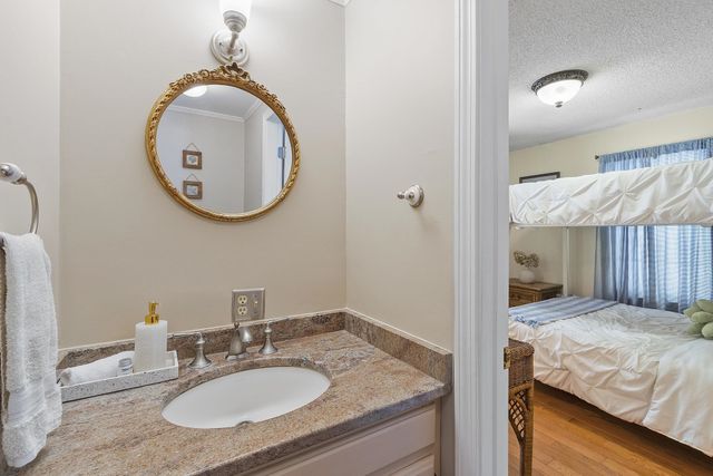 201 Oak Ridge Road, Plaistow, NH 03865