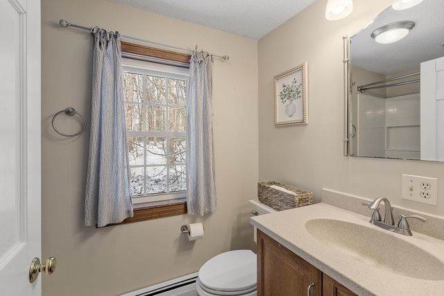 201 Oak Ridge Road, Plaistow, NH 03865