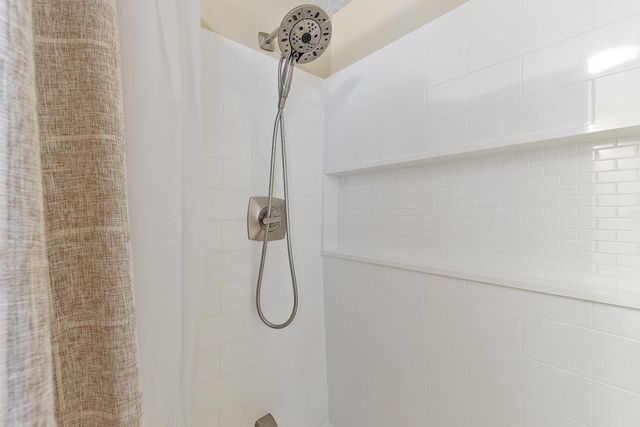 201 Oak Ridge Road, Plaistow, NH 03865