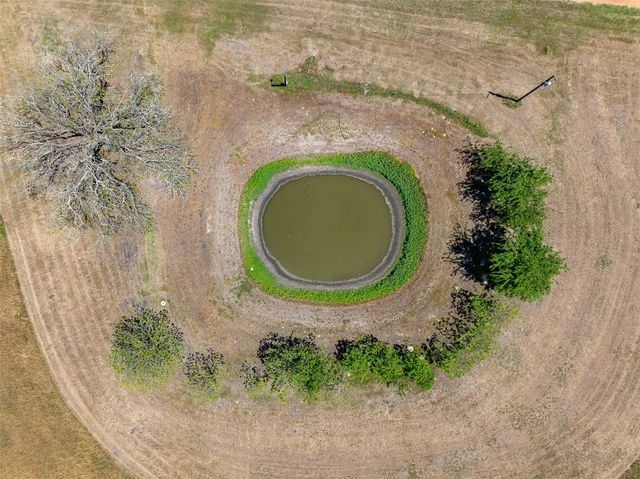 2817 Leonhardt, Round Top, TX 78954