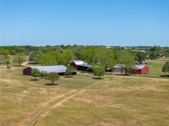 2817 Leonhardt, Round Top, TX 78954