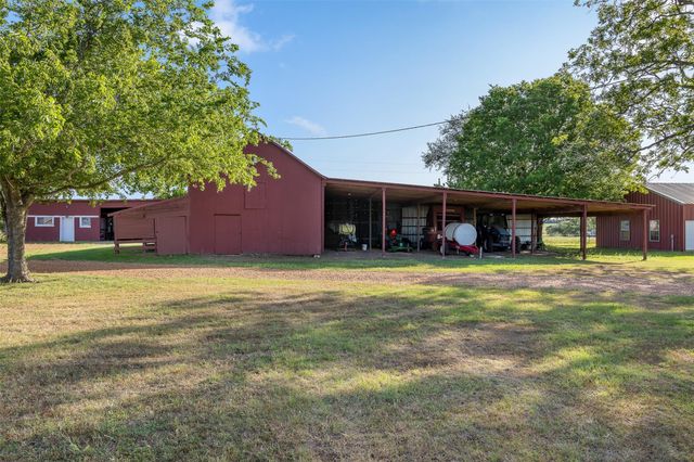 2817 Leonhardt, Round Top, TX 78954