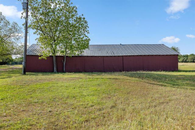 2817 Leonhardt, Round Top, TX 78954