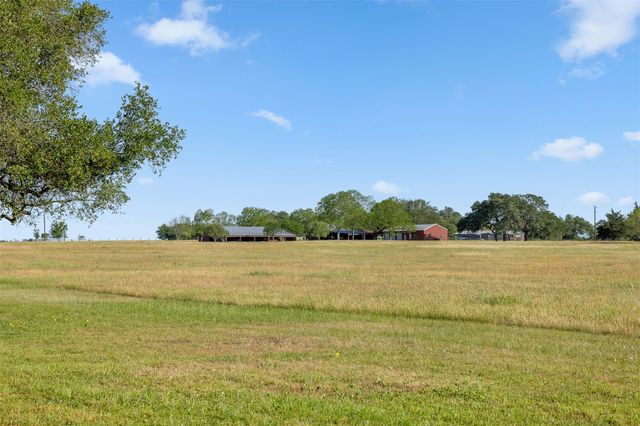 2817 Leonhardt, Round Top, TX 78954