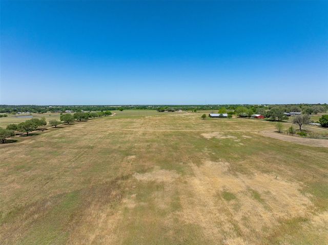 2817 Leonhardt, Round Top, TX 78954