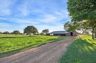 2817 Leonhardt, Round Top, TX 78954