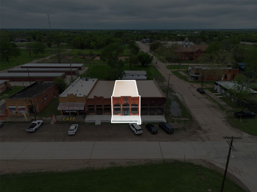 114 E Calhoun Street, Rice, TX 75155