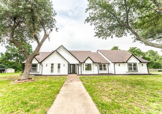 229 W Oaks Circle, Sulphur Springs, TX 75482