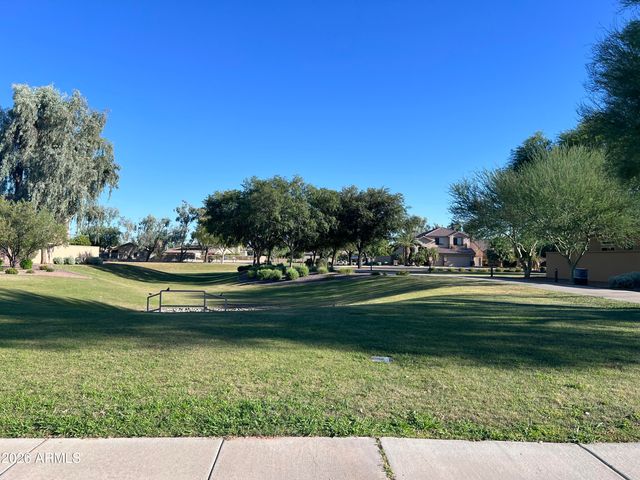 5405 W Angela Drive, Glendale, AZ 85308