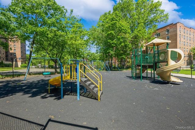 18-50 211th Street 1B, Bayside, NY 11360