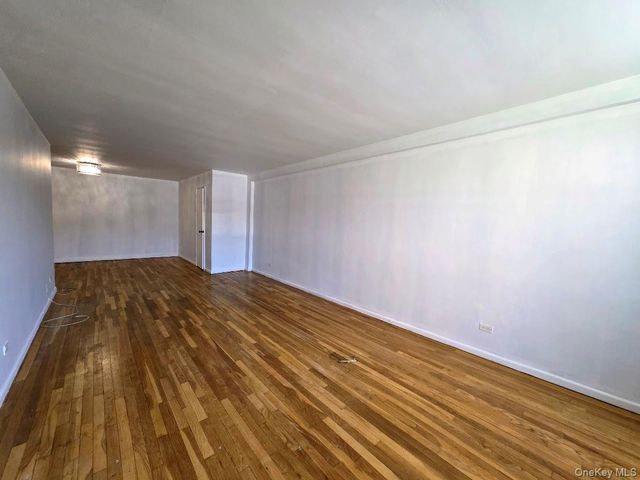 18-50 211th Street 1B, Bayside, NY 11360