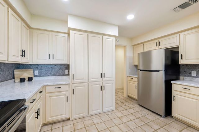 310 Dogie DR A, Horseshoe Bay, TX 78657