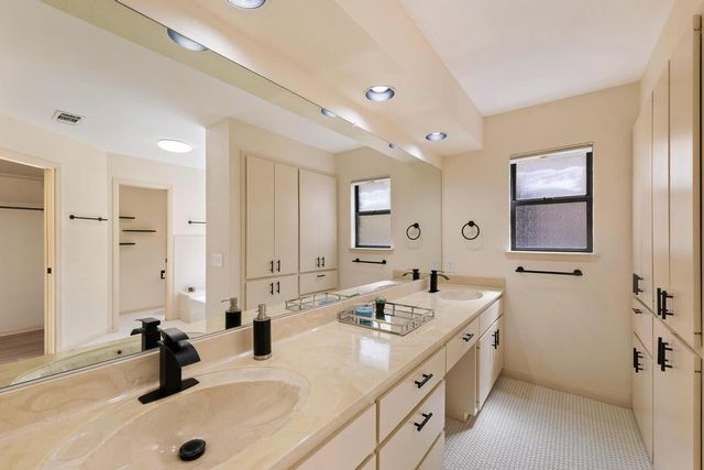 310 Dogie DR A, Horseshoe Bay, TX 78657