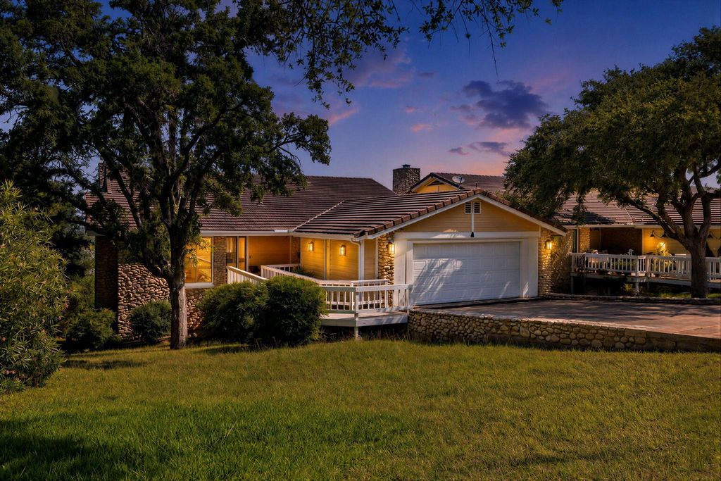 310 Dogie DR A, Horseshoe Bay, TX 78657