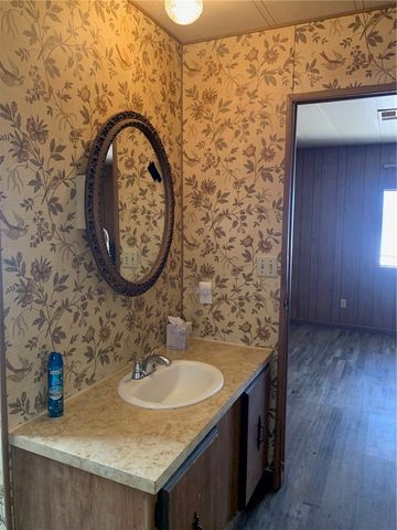 7587 W Unkar Drive, Golden Valley, AZ 86413