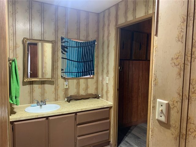 7587 W Unkar Drive, Golden Valley, AZ 86413