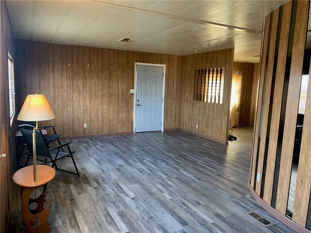 7587 W Unkar Drive, Golden Valley, AZ 86413