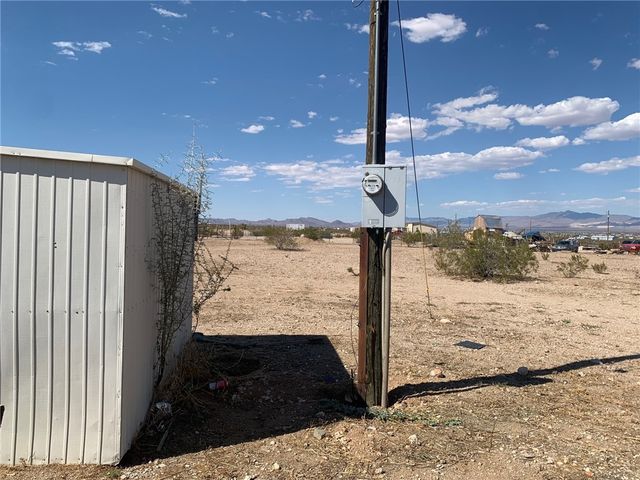 7587 W Unkar Drive, Golden Valley, AZ 86413