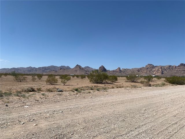 7587 W Unkar Drive, Golden Valley, AZ 86413