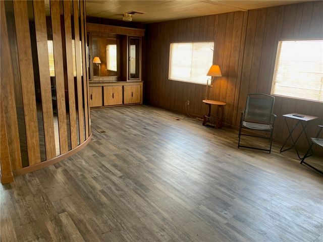 7587 W Unkar Drive, Golden Valley, AZ 86413