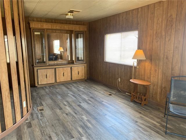 7587 W Unkar Drive, Golden Valley, AZ 86413