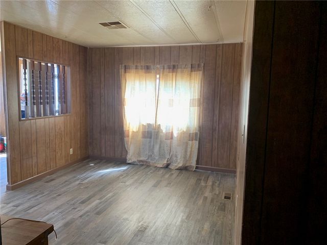 7587 W Unkar Drive, Golden Valley, AZ 86413