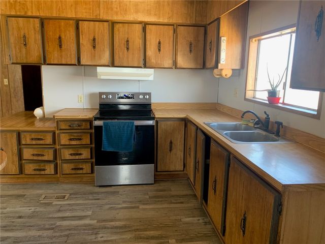 7587 W Unkar Drive, Golden Valley, AZ 86413