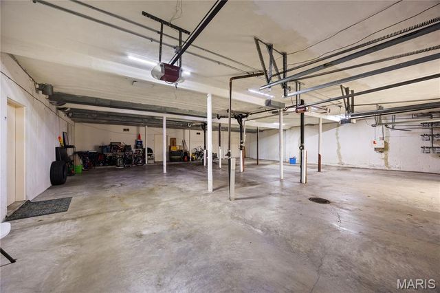 10388 Forest Brook Lane F, St Louis, MO 63146