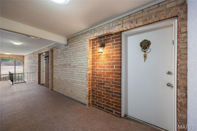 10388 Forest Brook Lane F, St Louis, MO 63146