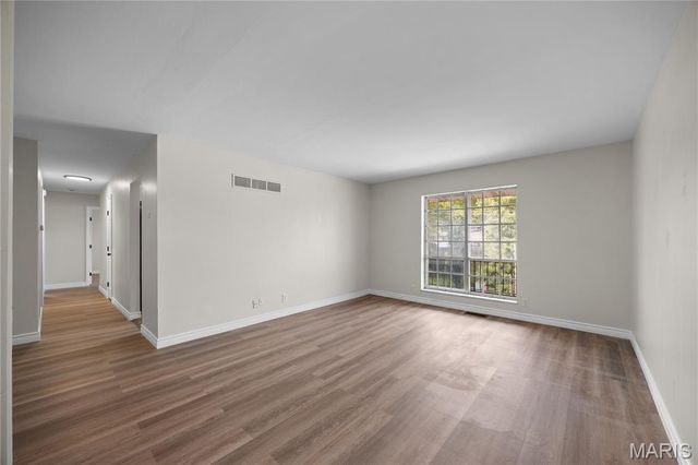 10388 Forest Brook Lane F, St Louis, MO 63146