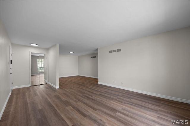 10388 Forest Brook Lane F, St Louis, MO 63146
