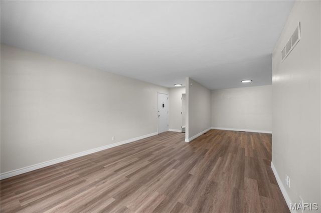 10388 Forest Brook Lane F, St Louis, MO 63146