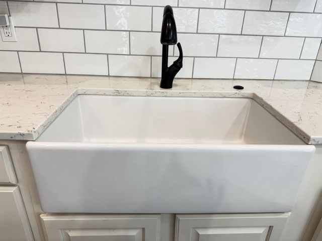 416 22nd St SW, Minot, ND 58701