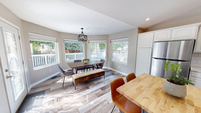 416 22nd St SW, Minot, ND 58701