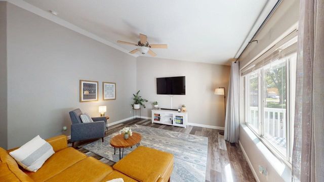 416 22nd St SW, Minot, ND 58701