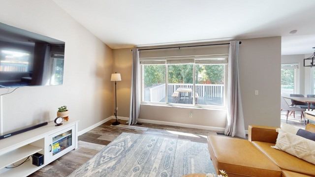 416 22nd St SW, Minot, ND 58701