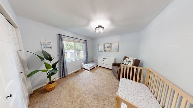 416 22nd St SW, Minot, ND 58701