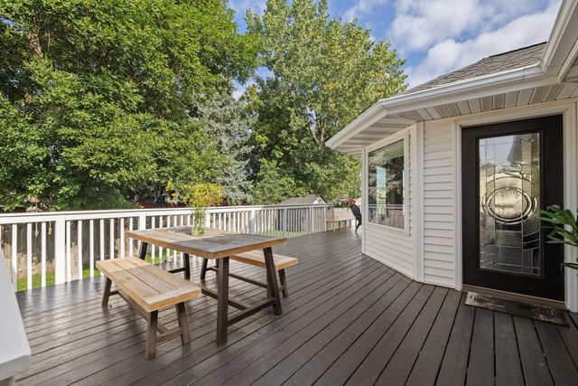 416 22nd St SW, Minot, ND 58701