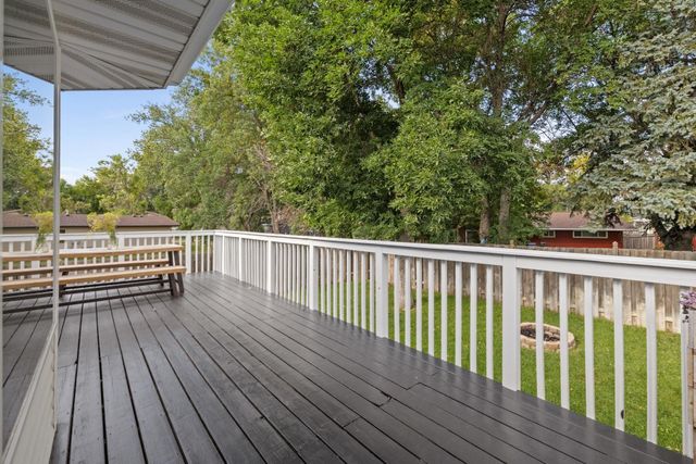 416 22nd St SW, Minot, ND 58701