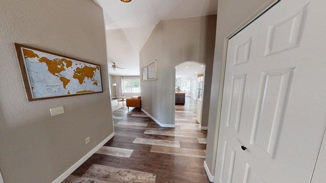 416 22nd St SW, Minot, ND 58701