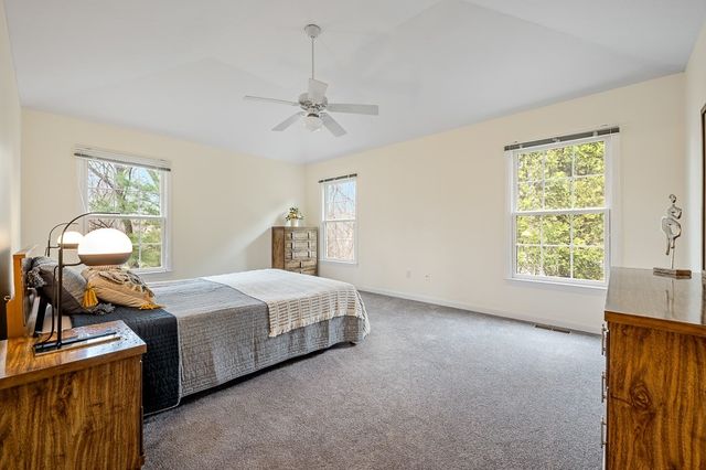 3 Quaker Way 40, Westborough, MA 01581