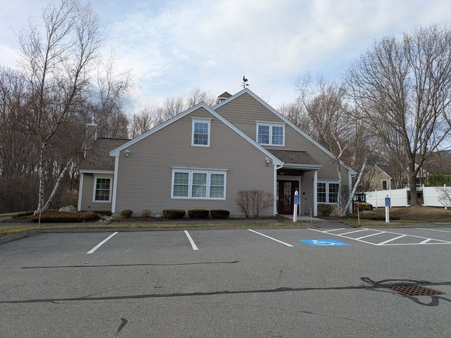 3 Quaker Way 40, Westborough, MA 01581