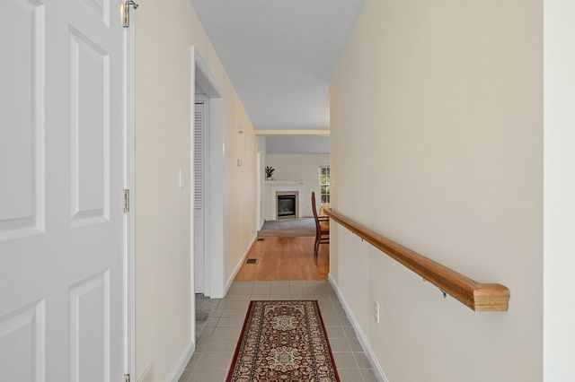 3 Quaker Way 40, Westborough, MA 01581