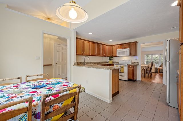 3 Quaker Way 40, Westborough, MA 01581