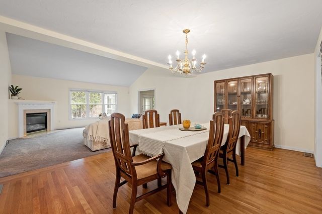 3 Quaker Way 40, Westborough, MA 01581
